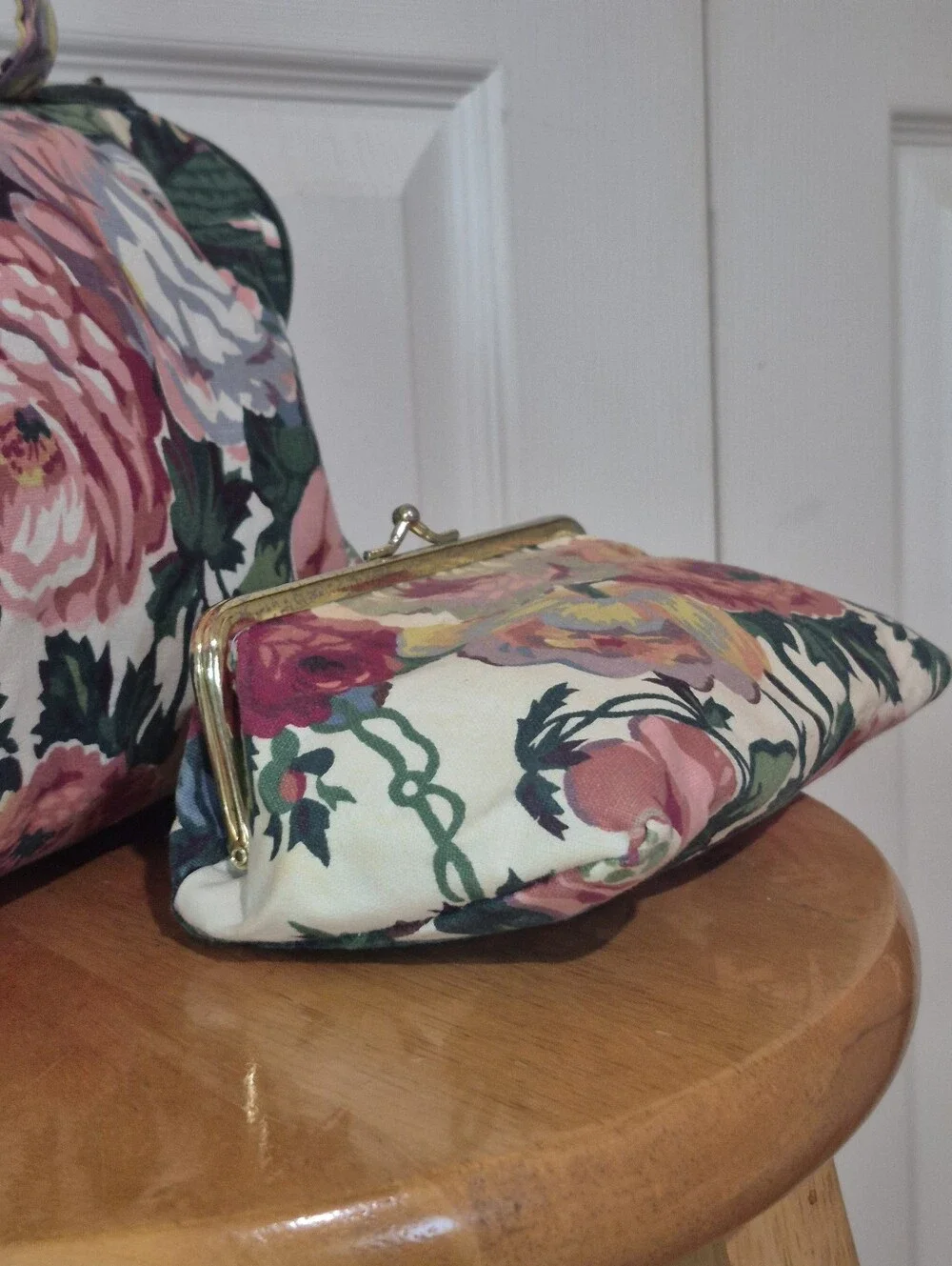 Vintage cosmetics and toiletry floral duffel bag and matching kisslock